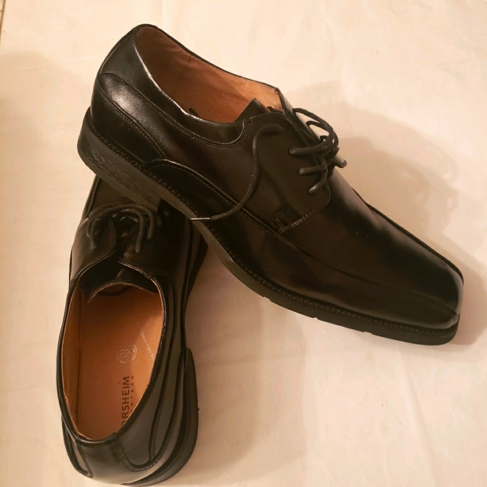 Barely worn Florsheim Men's black shoes